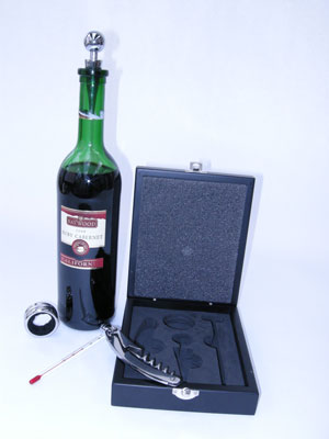 Wijnset in zwarte houten doos