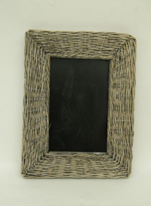 Chalkboard of reed, medium
